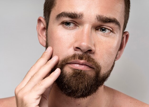 Twoja broda i włosy pod kontrolą: skuteczne sposoby na pielęgnację bez użycia chemii